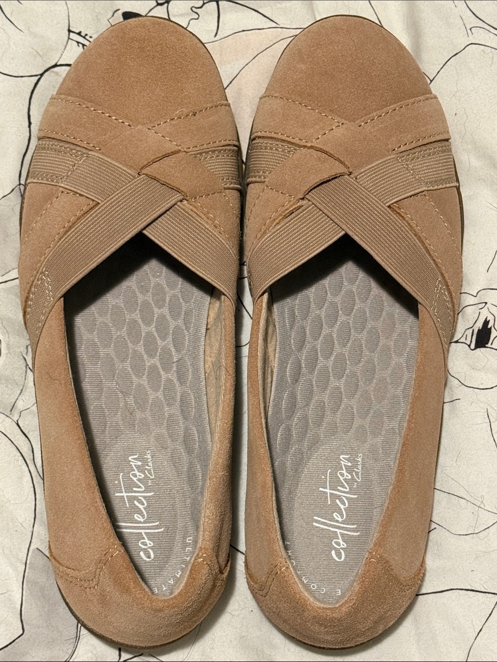 Collection By Clark’s Women’s Brown Suede Cross-Strap Flats